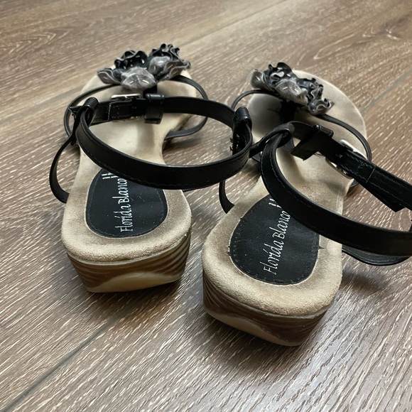 Women’s black and tan floral sandals Florida Blanca size 9. - Picture 3 of 6